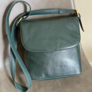 VINTAGE Valerie Stevens green leather crossbody bucket bag